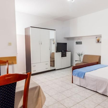 Omis Center Vila 外观 照片