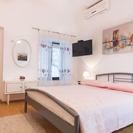 Omis Center Vila 外观 照片