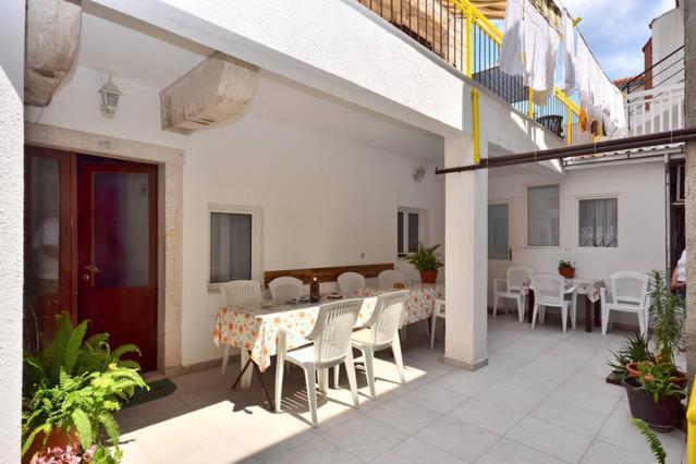 Omis Center Vila 外观 照片