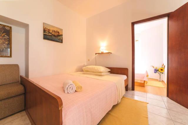 Omis Center Vila 外观 照片