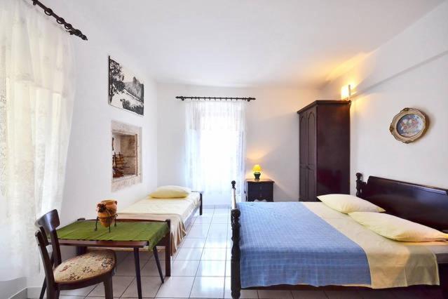 Omis Center Vila 外观 照片