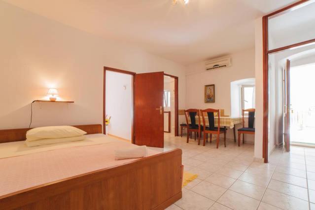 Omis Center Vila 外观 照片
