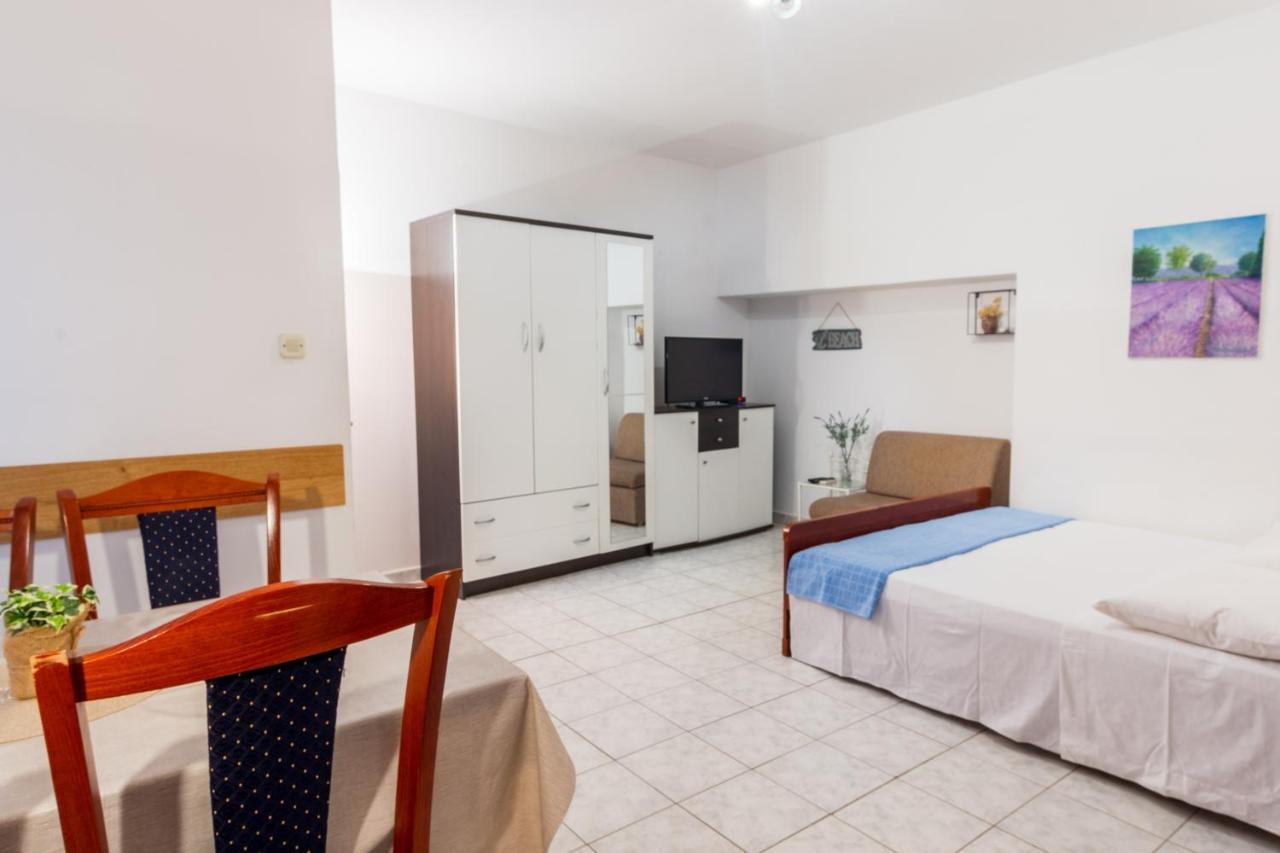 Omis Center Vila 外观 照片
