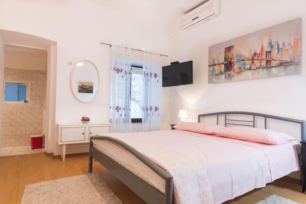Omis Center Vila 外观 照片