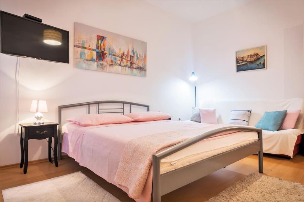 Omis Center Vila 外观 照片